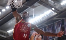 星空体育投注-战将篮网硬碰硬，哈里斯布朗尽显实力互擂战