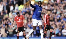 星空体育登录入口-埃弗顿遭遇连败，球队状态下滑明显