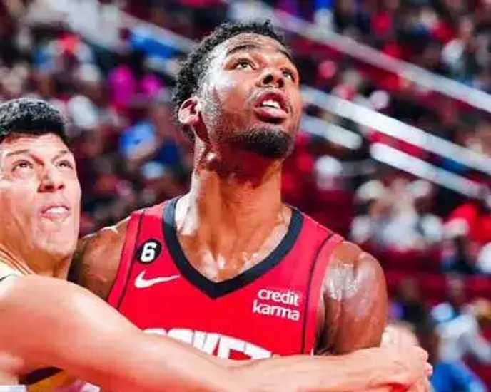 主力前锋受伤休战，球队攻击力受到严重影响的简单介绍