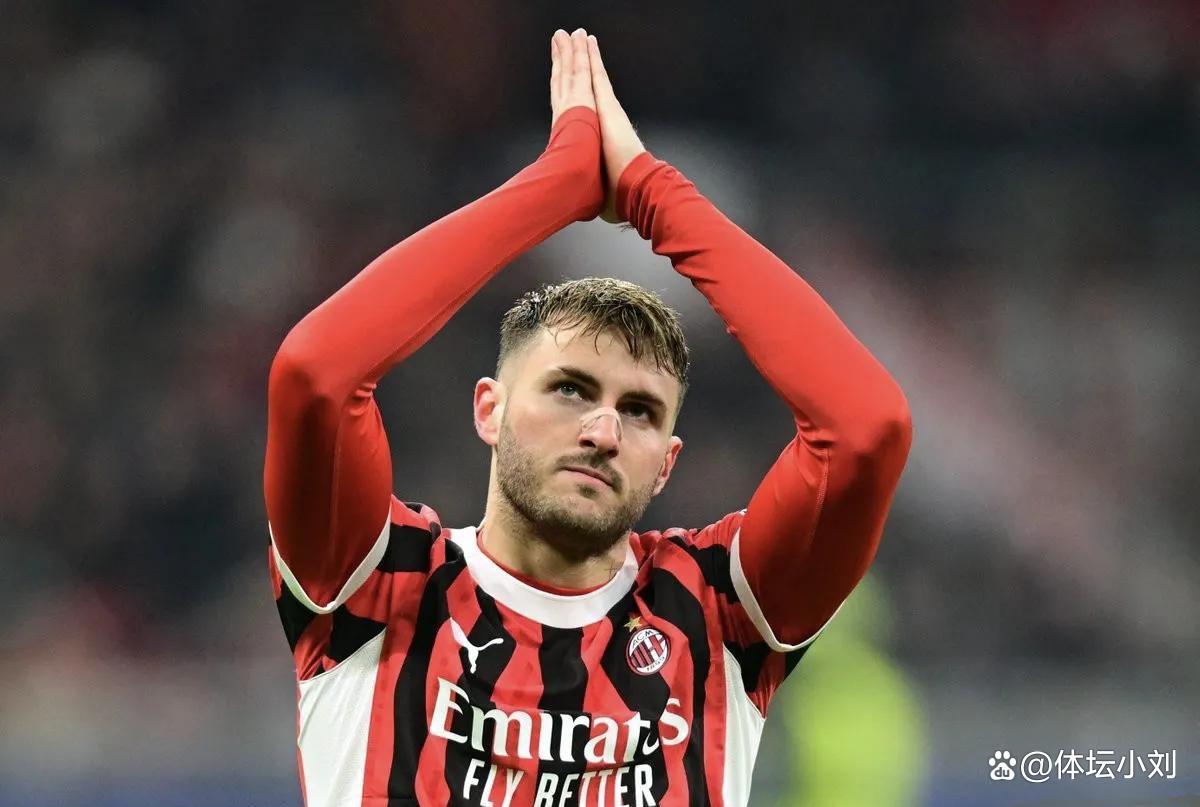关于AC米兰新赛季防守型后卫表现抢眼,球迷呼吁续约奠定未来基石的信息 关于AC米兰新赛季防守型后卫表现抢眼,球迷呼吁续约奠定未来基石的信息