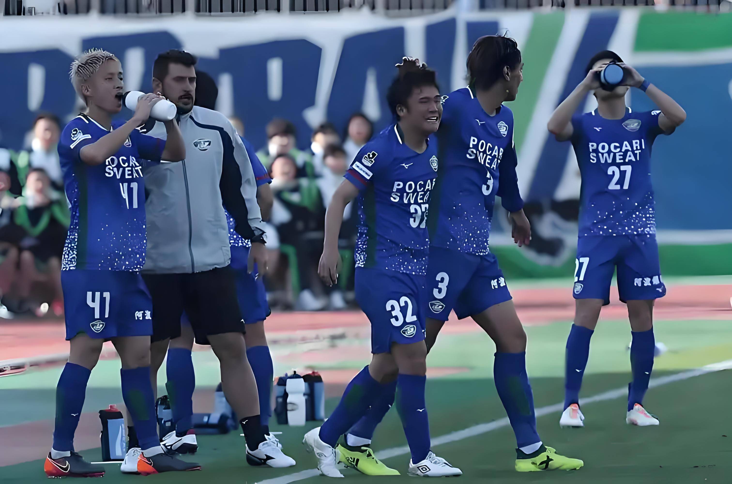 日本球队在亚冠比赛中获得胜利