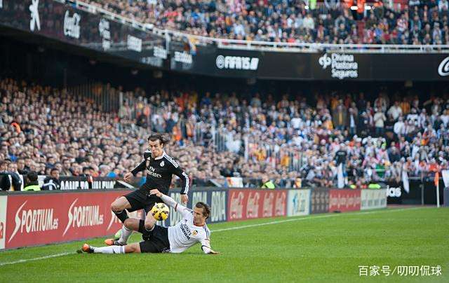 包含斯图加特的赢球：三冠王重回巅峰的词条