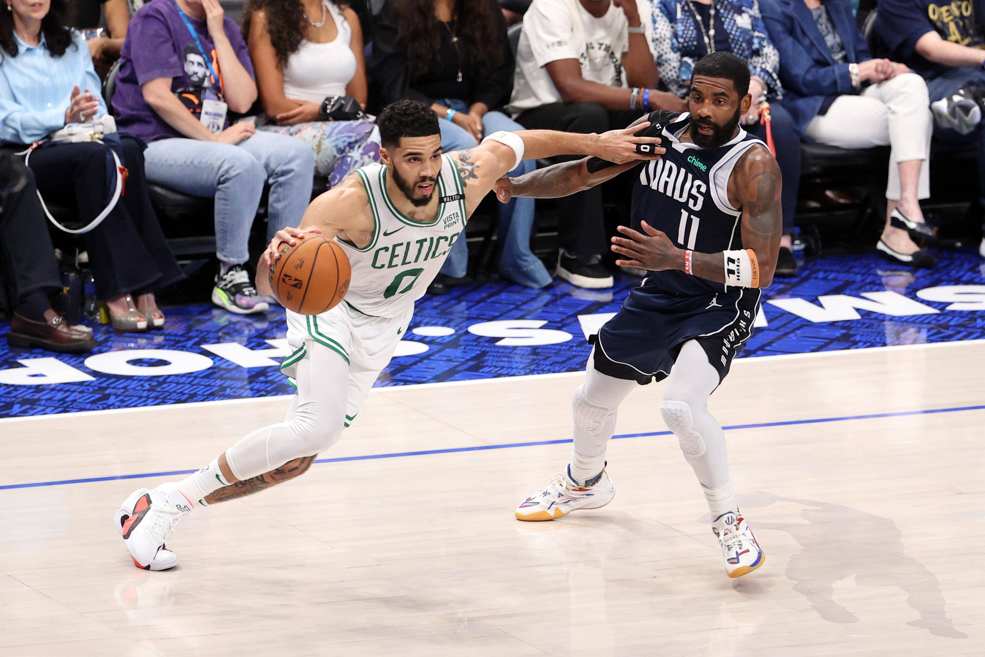 独行侠击败凯尔特人,东契奇发挥出色 独行侠击败凯尔特人,东契奇发挥出色