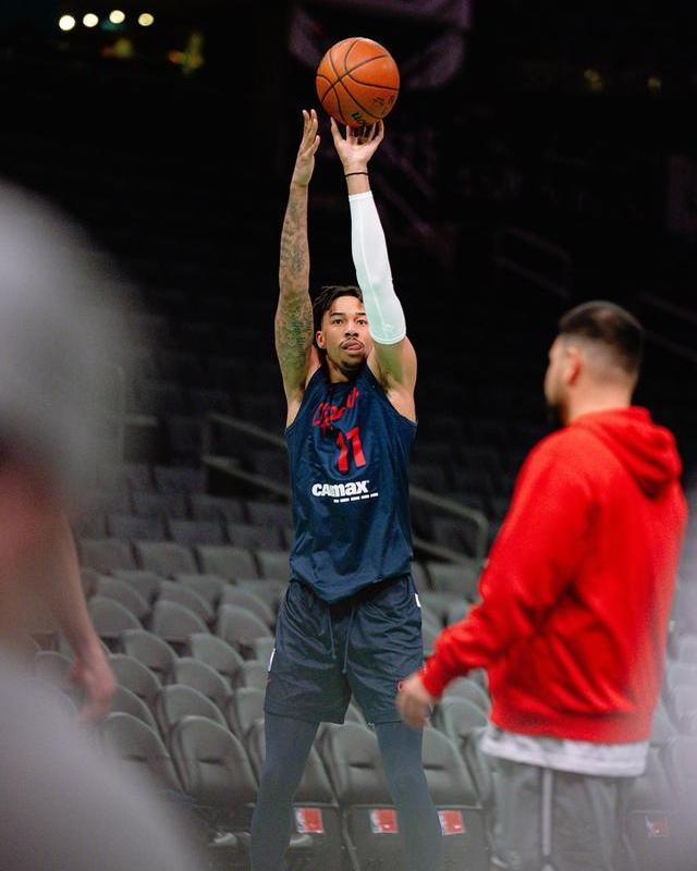 快船客场击败黄蜂，继续领跑西部