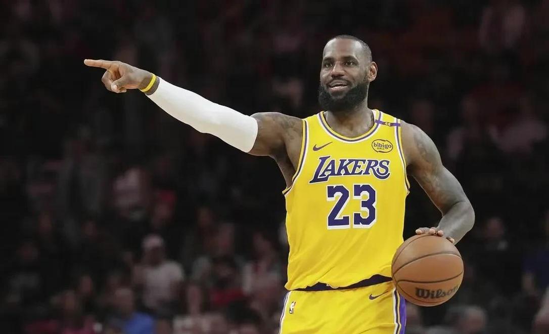 包含湖人大胜老鹰，詹皇告诉你什么叫爆发的词条