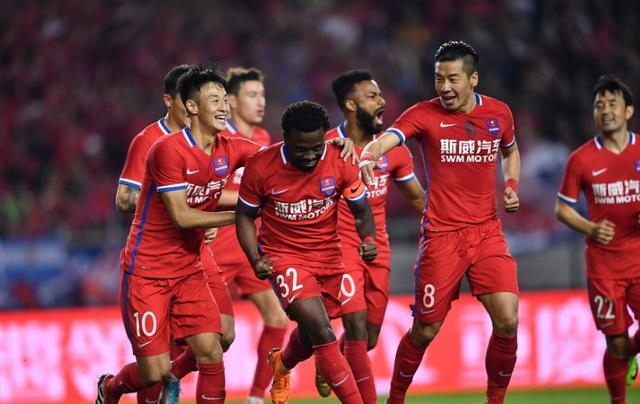 绿城战平建业，依然陷入保级泥潭中