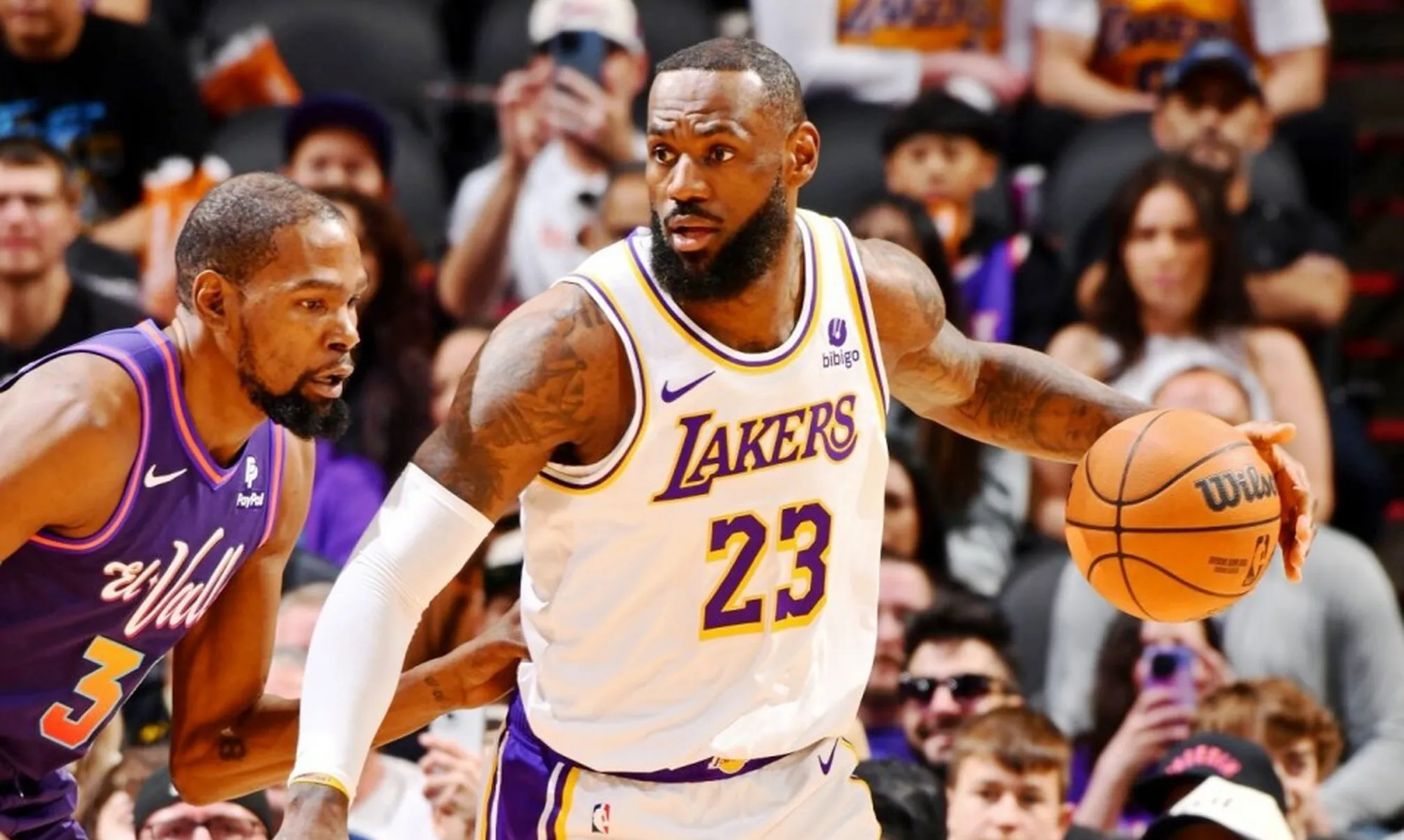 勇士击败湖人，取得重要胜利！