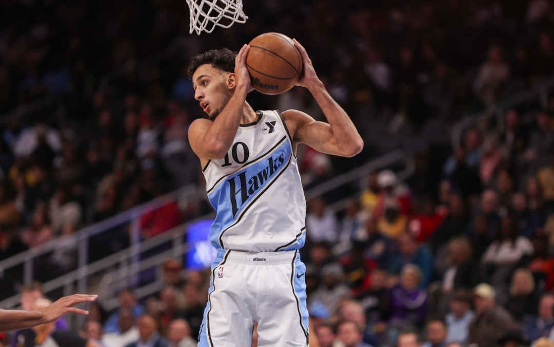 老鹰队球员特雷-杨砍下三双惊艳全场的简单介绍