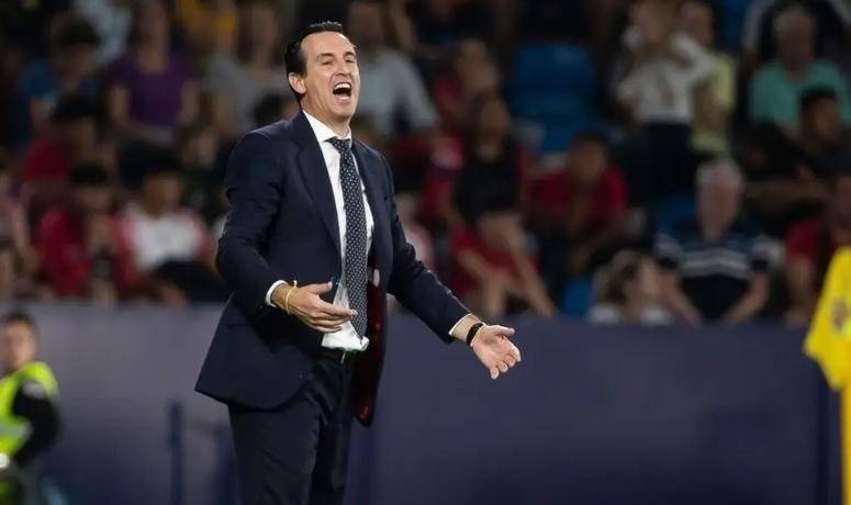 包含莱比锡红牛球员遭受伤病困扰，备战比赛的词条